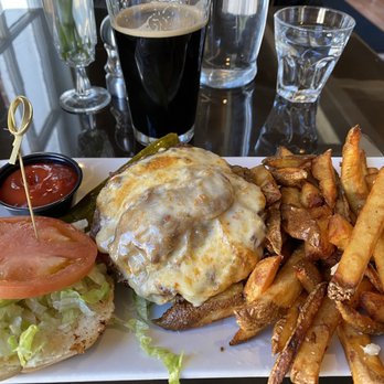 Lititz Springs Inn - Fire and Ice Burger - Salad Near Me - Lititz, Pennsylvania