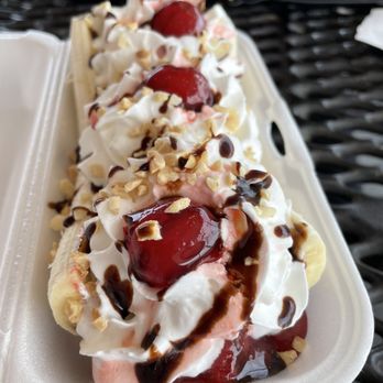 Wilkin's Drive-In - Banana Split - Burgers Near Me - Selma, California Wilkin's Drive-In - Banana Split - Burgers Near Me - Selma, California