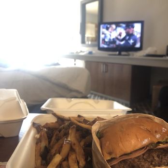 Rodeo Goat - Hola Señorita burger with fries - Burgers Near Me - Dallas, Texas