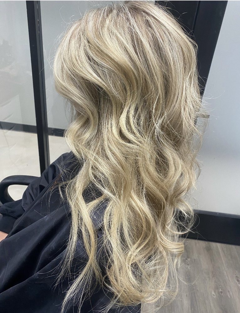 Hair By Carrie W Logo