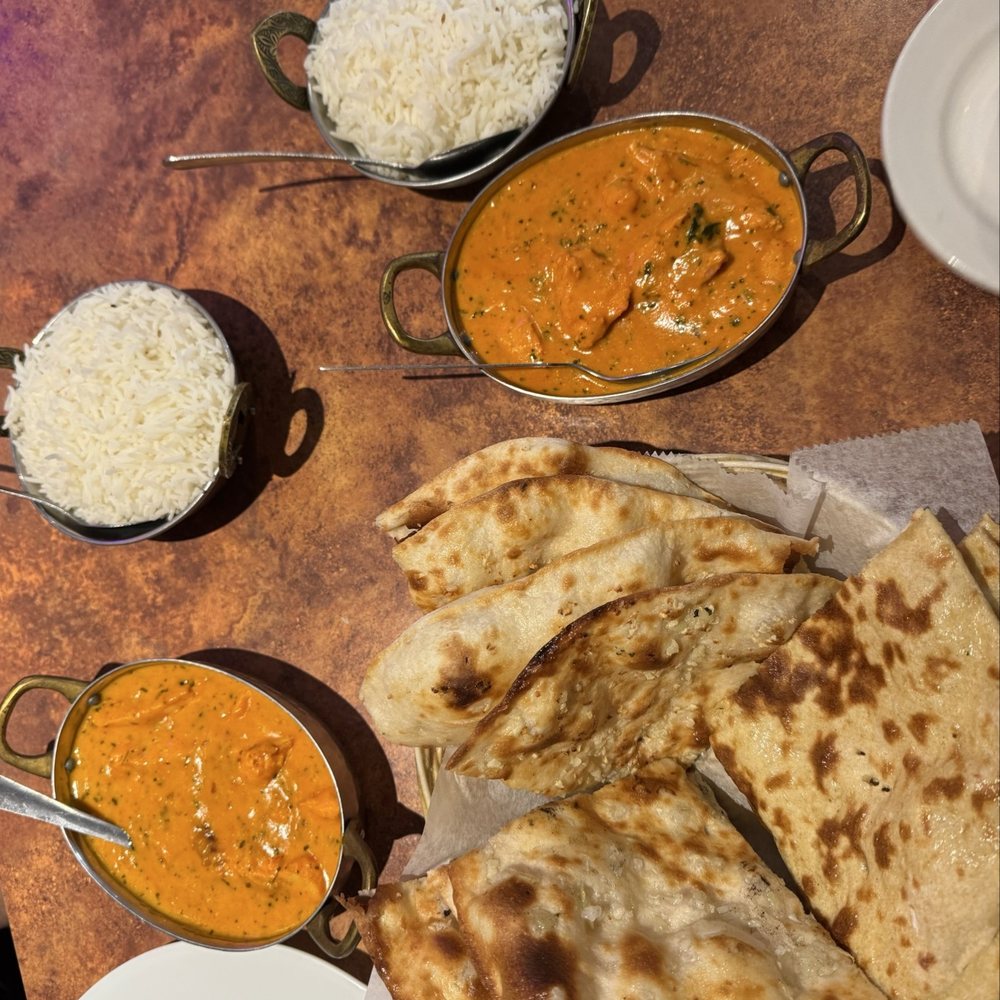 Prince of India - Mixed Bread Basket, Butter chicken, chicken Tikka Masala - Indian Near Me - Pittsburgh, Pennsylvania