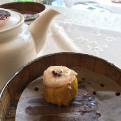 馥苑海鮮酒家 - Surprisingly, they let customer to order single piece dim sum... Good for solo traveller like me