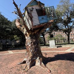 Hurricane Katrina Sculpture - House In A Tree