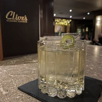 Clive's Classic Lounge - Lounges Near Me - Victoria, British Columbia