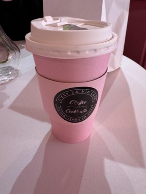 C'est La Vie Cafe by null