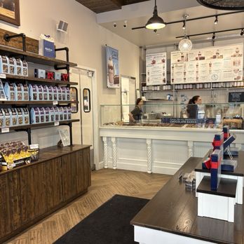 MilkShake Factory Downtown - Desserts Near Me - Pittsburgh, Pennsylvania