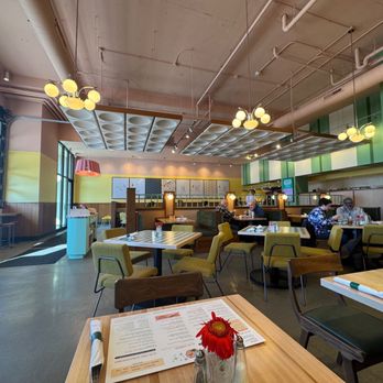 Waking Daisy - Interior - Breakfast & Brunch Near Me - Brookfield, Wisconsin