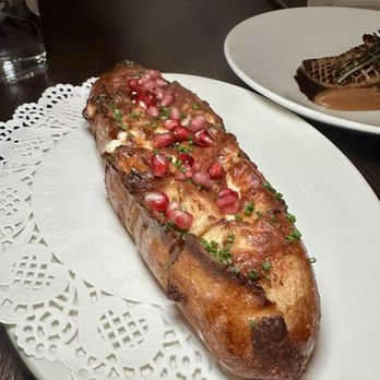 Petite Edith - Pain au frommage - French Near Me - Chicago, Illinois
