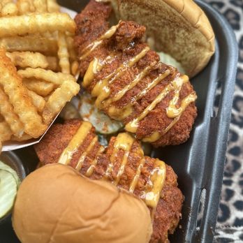 Dave's Hot Chicken - Dave's #2 2 Sliders w/ Fries - Chicken Shop Near Me - Chesapeake, Virginia