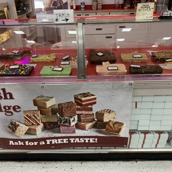 Blackwell's Corner - Fresh Fudge - Gas Stations Near Me - Lost Hills, California