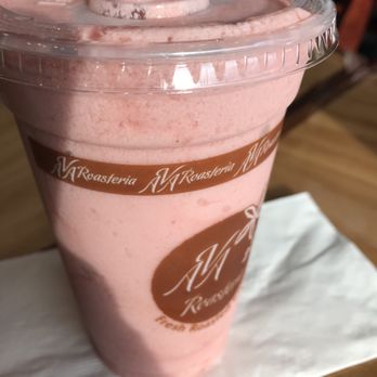 Ava Roasteria - Strawberry smoothie - Desserts Near Me - Beaverton, Oregon