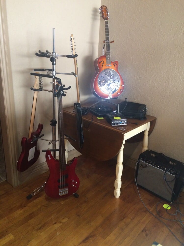 THE JEWELER AND PAWN Updated May 2024 201 S Chickasaw St, Pauls