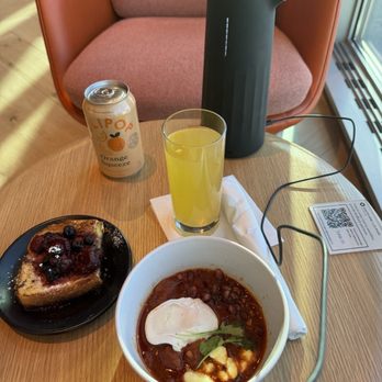 Etihad Lounge - Airport Lounges Near Me - Dulles, Virginia Etihad Lounge - Airport Lounges Near Me - Dulles, Virginia