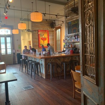 Madame Vic’s - Main bar area and lounge - Bars Near Me - New Orleans, Louisiana