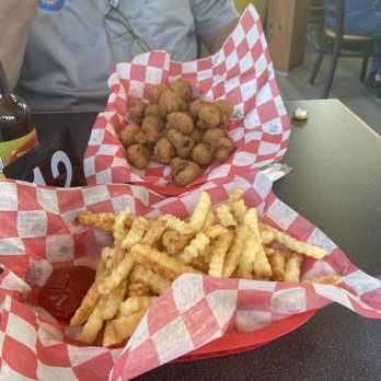 The Oasis Frankfort - Basket of fries and fried mushrooms - American Near Me - Frankfort, Indiana The Oasis Frankfort - Basket of fries and fried mushrooms - American Near Me - Frankfort, Indiana