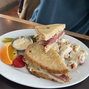 Lucky's Cafe - Lucky 's Reuban - Coffee & Tea Near Me - Cleveland, Ohio