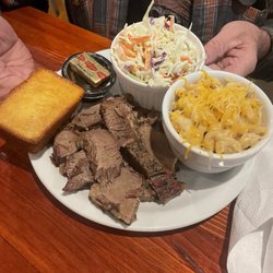 Brisket, smoked mac n cheese, coleslaw and cornbread.
