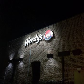 Wendy's - the front of wendy's restaurant at night - Burgers Near Me - Bluffton, South Carolina Wendy's - the front of wendy's restaurant at night - Burgers Near Me - Bluffton, South Carolina