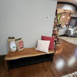 Stonebridge Ranch Dentistry - Beautiful and comfortable waiting room, and beautifully decorated for the Christmas season