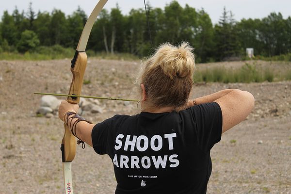 Highland Bow & Arrow by null