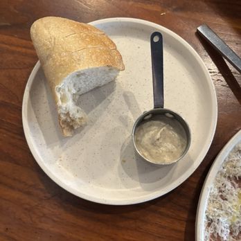 Novecento - Warm bread basket and garlic spread - Argentine Near Me - Aventura, Florida Novecento - Warm bread basket and garlic spread - Argentine Near Me - Aventura, Florida