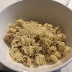 River North Public House - Mac and cheese with chicken