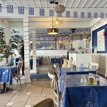 PETOS - Updated June 2025 - 189 Photos & 89 Reviews - 15 W Main St