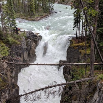 Sunwapta Falls - Sunwapta Falls - Hiking Near Me - Jasper, Alberta