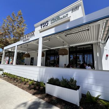 Pura Vida Miami - Outdoor seating facing the shoreline with sea breezes - Coffee & Tea Near Me - Long Beach, California Pura Vida Miami - Outdoor seating facing the shoreline with sea breezes - Coffee & Tea Near Me - Long Beach, California