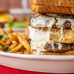 Lola's Burrito & Burger Joint - The Los Burger