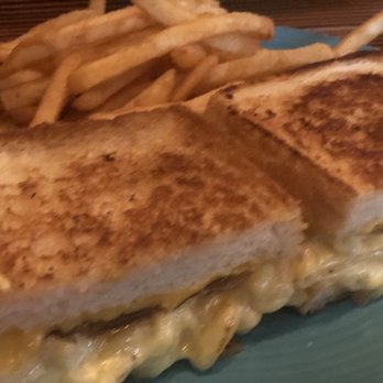 Melt - Mac & Cheese Melt - Pizza Near Me - Myrtle Beach, South Carolina