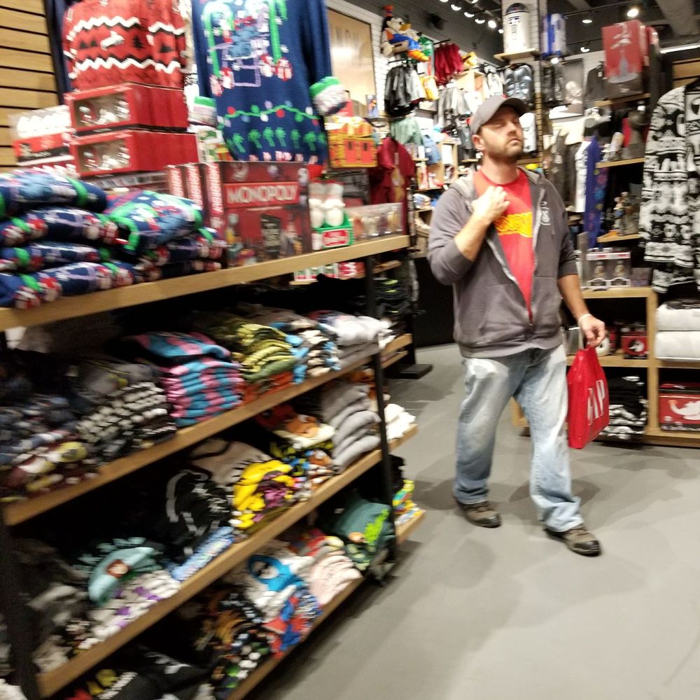 BoxLunch - Women's Clothing Near Me - Boise, Idaho