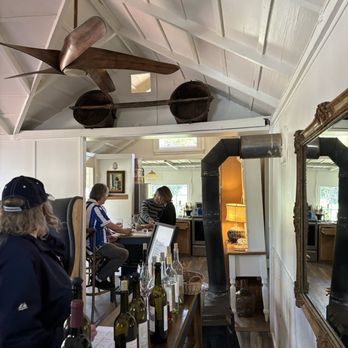 Valentina Vineyards - Inside the tasting room - Wine Tasting Room Near Me - Dulzura, California Valentina Vineyards - Inside the tasting room - Wine Tasting Room Near Me - Dulzura, California