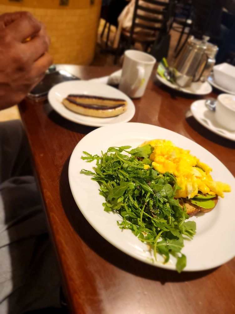 Eggsellent Cafe