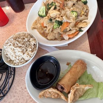 Thai Hut - N2. Pad See Ew - Thai Near Me - Fort Worth, Texas Thai Hut - N2. Pad See Ew - Thai Near Me - Fort Worth, Texas