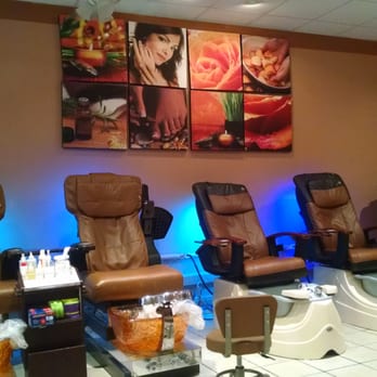 Nail Place - Super comfy massage chairs - Nail Salons Near Me - Zachary, Louisiana