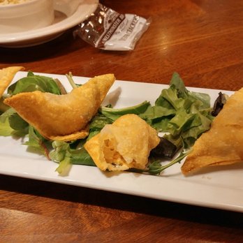 Horseshoe Grille - $8 puffs of air. Lobster rangoon with very little filling - Barbeque Near Me - North Reading, Massachusetts