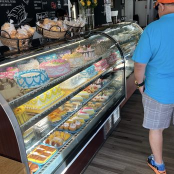 Pastelmania Bakery - Pasteles - Latin American Near Me - Miami, Florida