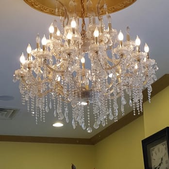Anthony Vince' Nail Spa - Entrance chandelier - Nail Salons Near Me - Chesapeake, Virginia
