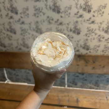 maman - Honey Banana Caramel Iced Latte - French Near Me - New York, New York maman - Honey Banana Caramel Iced Latte - French Near Me - New York, New York
