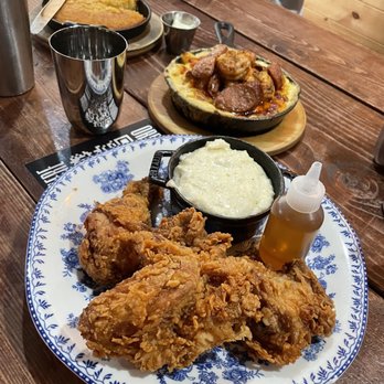 Luella's Southern Kitchen - Buttermilk Fried Chicken, corn bread, Shrimp and Grits - Southern Near Me - Chicago, Illinois Luella's Southern Kitchen - Buttermilk Fried Chicken, corn bread, Shrimp and Grits - Southern Near Me - Chicago, Illinois