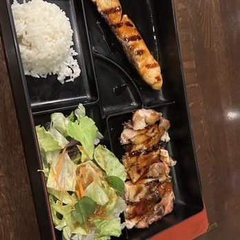 Izanami - Sushi Bars Near Me - South San Francisco, California