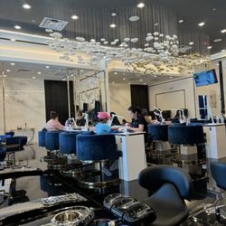 LV Nails Lounge - Nail chairs