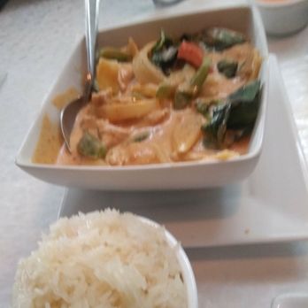 Maile's Thai Bistro - Pork panang with sticky rice - Thai Near Me - Honolulu, Hawaii