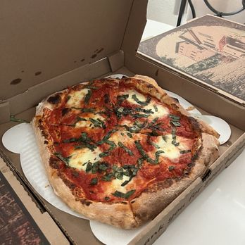 Thunderbolt Pizza - Margarita pizza - Pizza Near Me - Long Beach, California Thunderbolt Pizza - Margarita pizza - Pizza Near Me - Long Beach, California