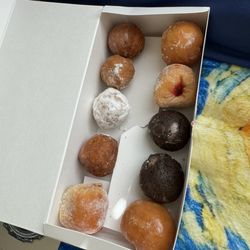 Dunkin' - Assorted 10 Munchkins Donut Hole Treats