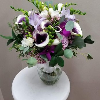 Donna's Custom Flowers - Florists Near Me - Libertyville, Illinois Donna's Custom Flowers - Florists Near Me - Libertyville, Illinois