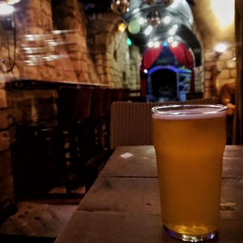 Les Ecuries - Beer blanche - Lounges Near Me - Paris, 75