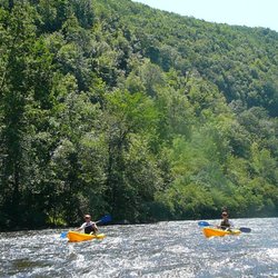 The Jim Thorpe eXperience - Kayaking on the Lehigh is great for beginners and those wanting to improve their ability.