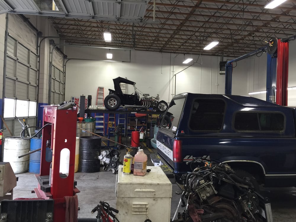 Photos for Stan's Fords and More Roadtrippers